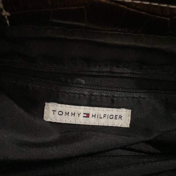 Tommy Hilfiger Handbag in a Good Condition - Picture 8 of 14